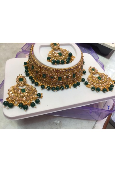 Golden Jewellery Set - Dark green